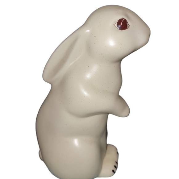 Ceramic rabbit - Picture 1 of 8
